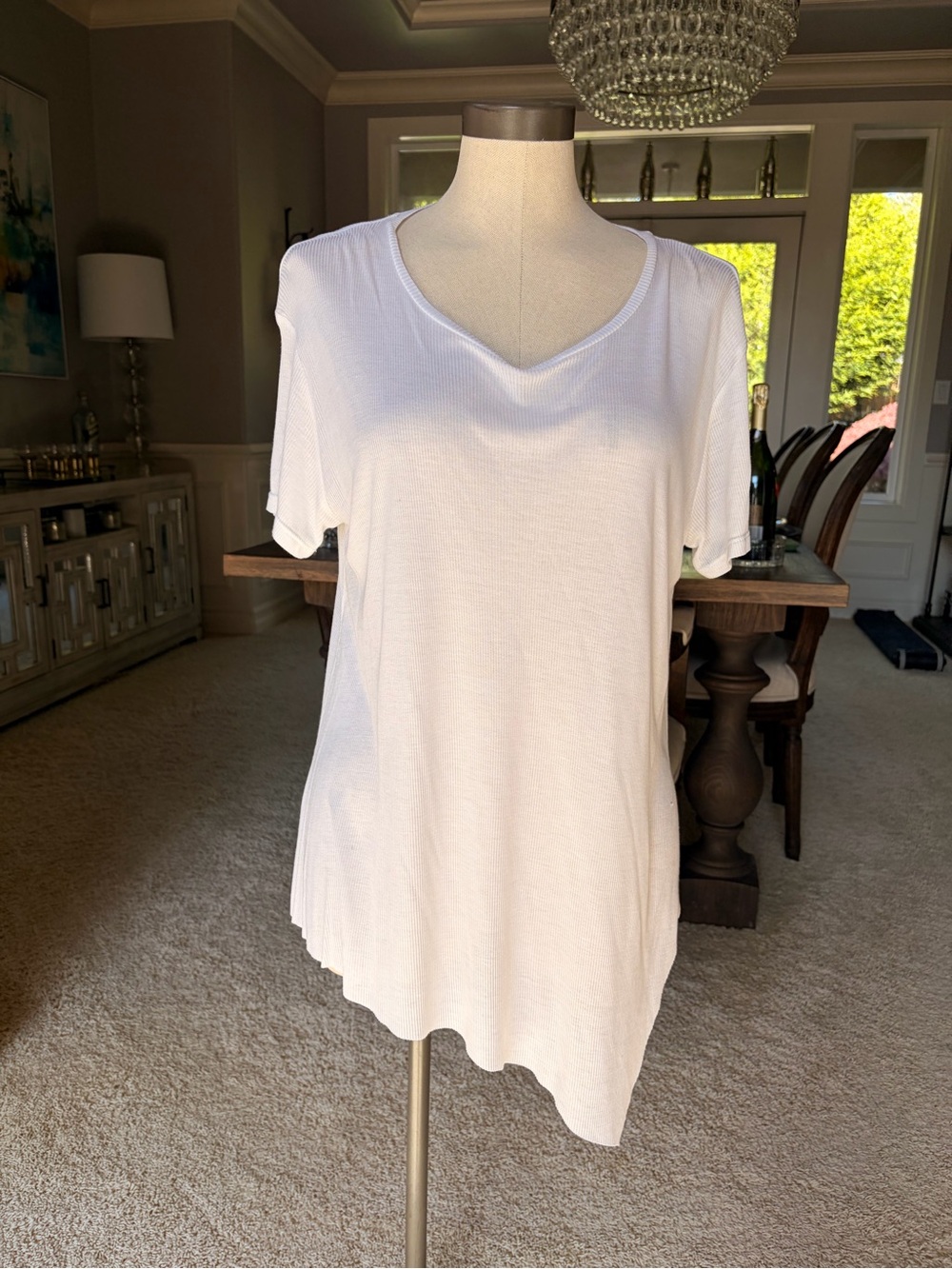 NWT Sen Lightweight White Scoop Neck Short Sleeve Tee